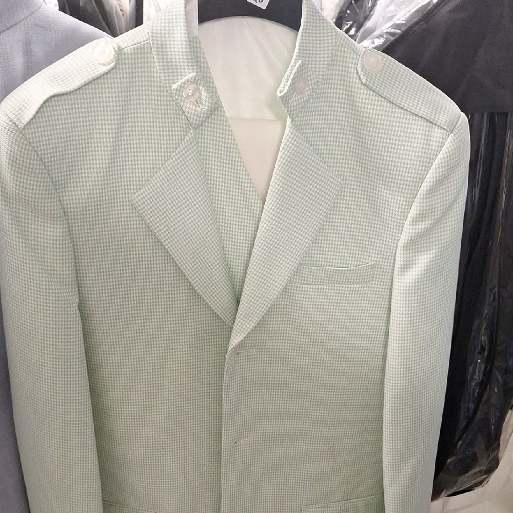 Green Sport Coat with Textured Weave for Formal Occasions